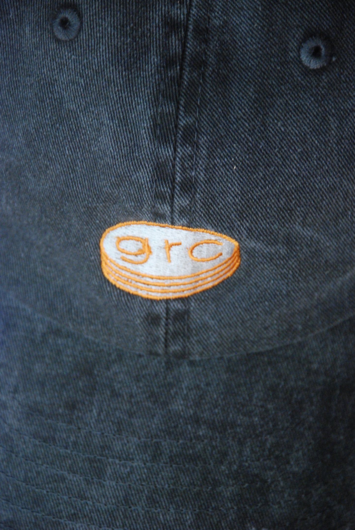 売り切れ grc Embroidered Logo Baseball Low Cap Pigment Dyed