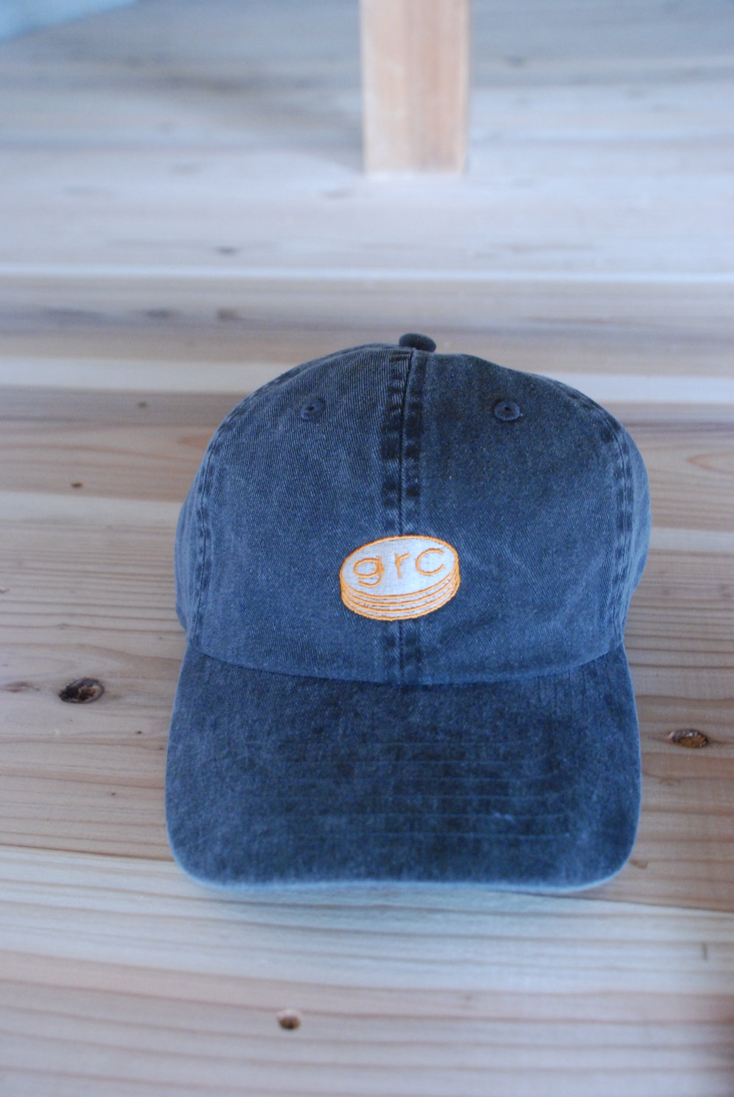 売り切れ grc Embroidered Logo Baseball Low Cap Pigment Dyed