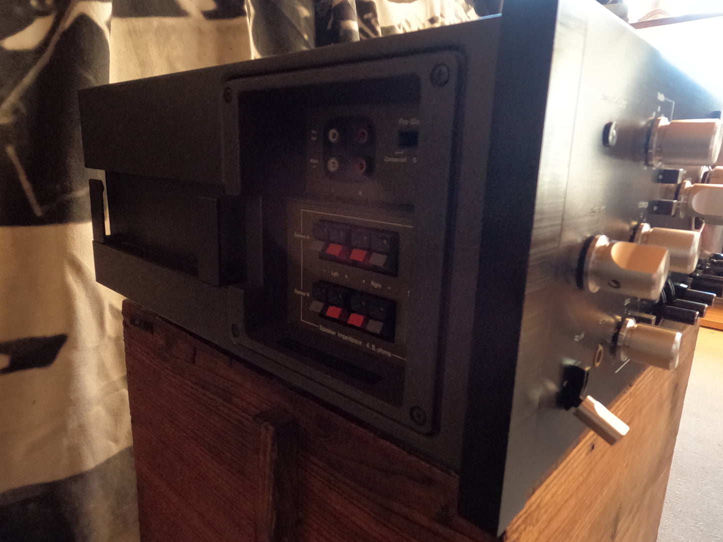 SANSUI AU-9900 Stereo Amplifier