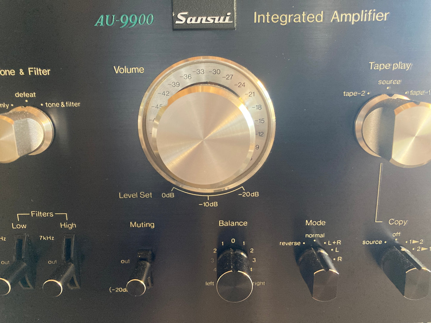 SANSUI AU-9900 Stereo Amplifier