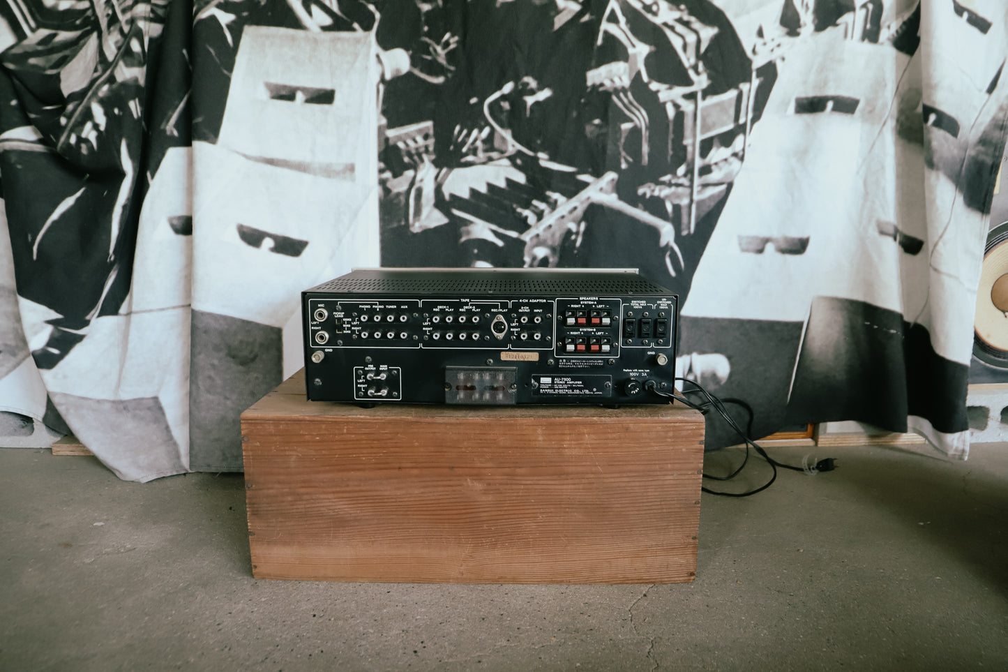 SANSUI AU-7500 Stereo Amplifier
