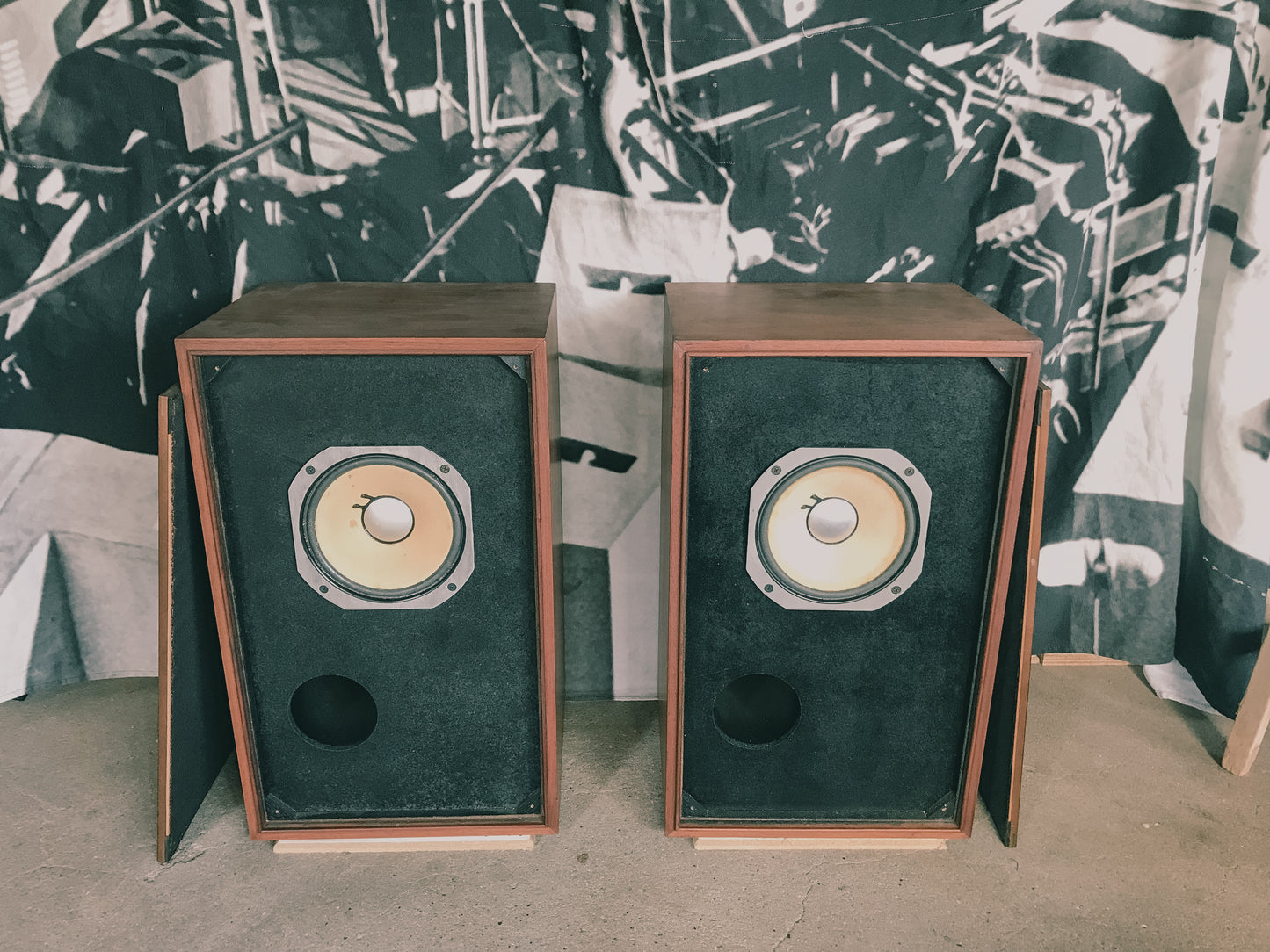 SANSUI SP-LE8T 1 Way Speaker