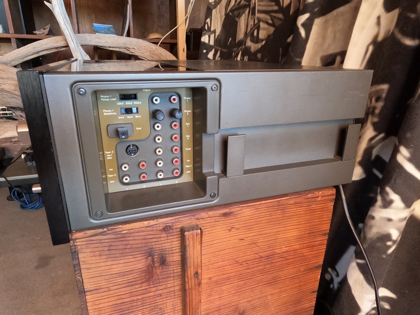 SANSUI AU-9900 Stereo Amplifier